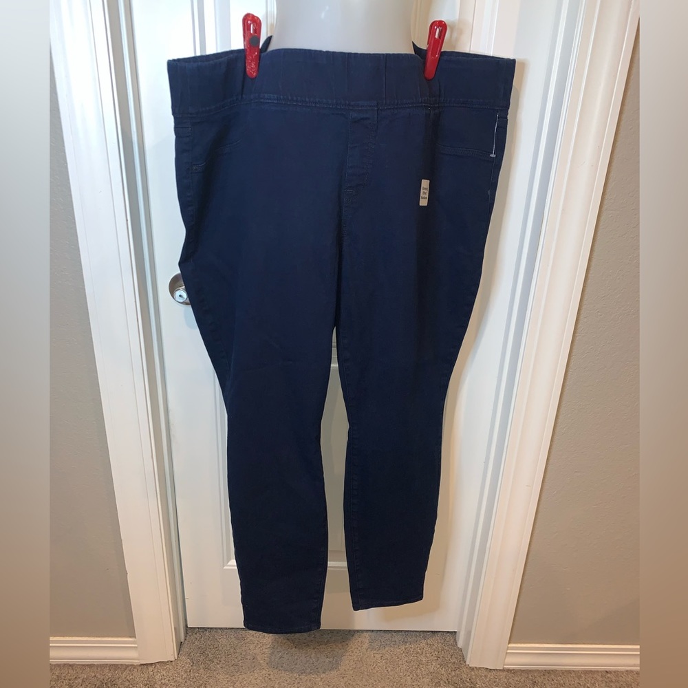 Old Navy Plus Super Skinny Mid Rise Jeans NWT